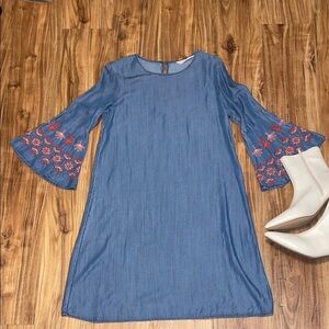 Given Kale women’s medium 8 10 dress Blue denim chambray  bell Sleeves embroider